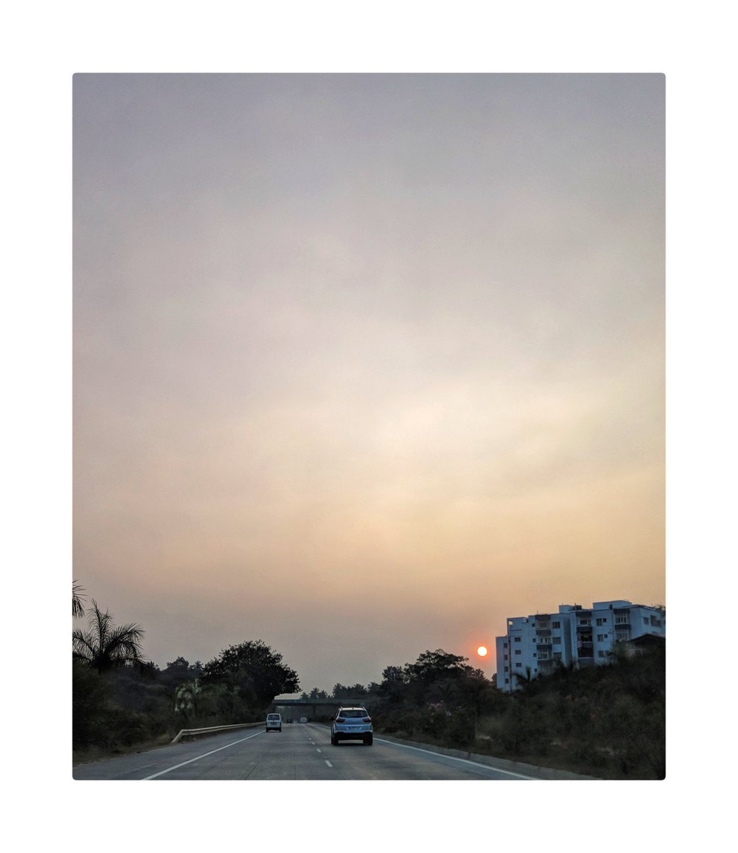shantanugupta's tweet image. • ALWAYS KEEP C H A S I N G • 
#sunset #niceroad #bangalore #sky #drive #weekend #outing #team #teampixel #pixel3XL