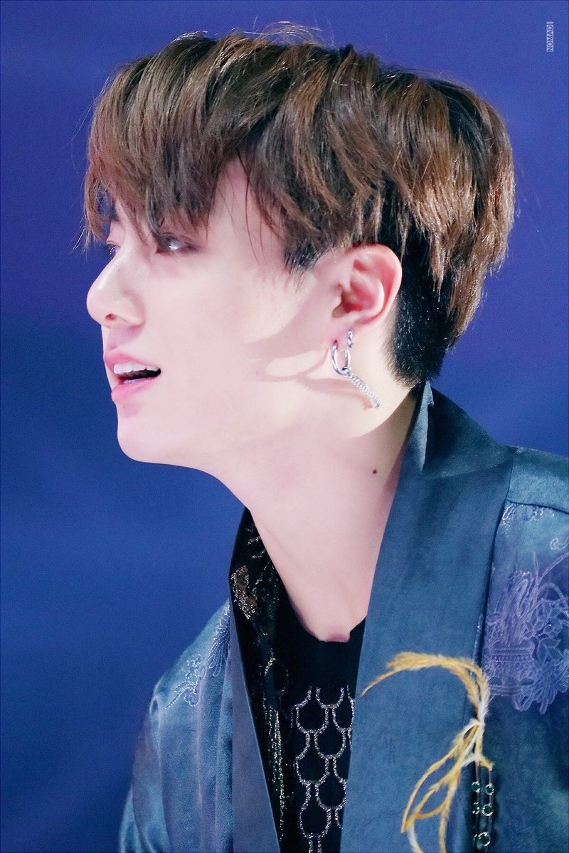 KookRepublic's tweet photo. You were the one that I wanted to feel the earth rotate with.
— Shinji Moon

#JUNGKOOK 📷: @nomad_jk0901

#クリスマスボックス⁠ ⁠
#ENDviolence 
#BTSLoveMyself https://t.co/Ara3Ze2F1T