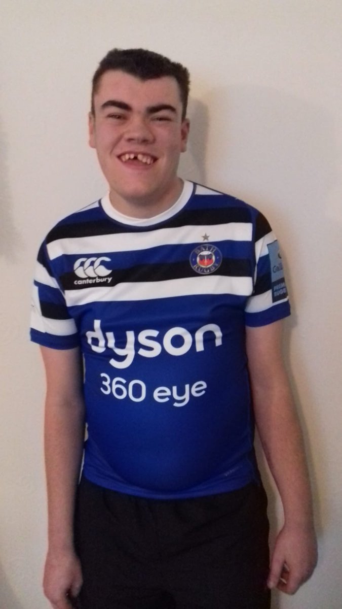 harrison123863's tweet photo. @FreddieBurns Thanks very very much for the shirt Freddie. Everyone has been so kind and as you can see he had a fantastic time at Saturdays game thanks to Frank and the Derby squad. He plays football for a local club and Cricket for Derbyshire but he might want to get into Rugby now 😁😁. https://t.co/g1GPkxua0X