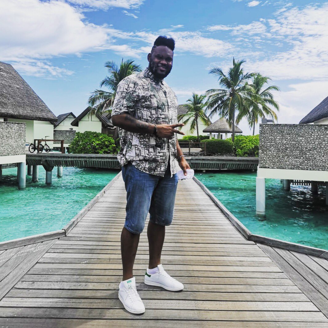 MakaoBmg's tweet photo. Ma #teammakao même aux Maldives avec @frenchmontana je pense fort à vous 🎄 Je vous souhaite de très bonnes fêtes. J’espère que vous serez bien entourés et gâtés. Aimez vous les uns les autres 😘 #cestbondeja #maldives #christmas #bodyguard #island https://t.co/lsbhL9nlus