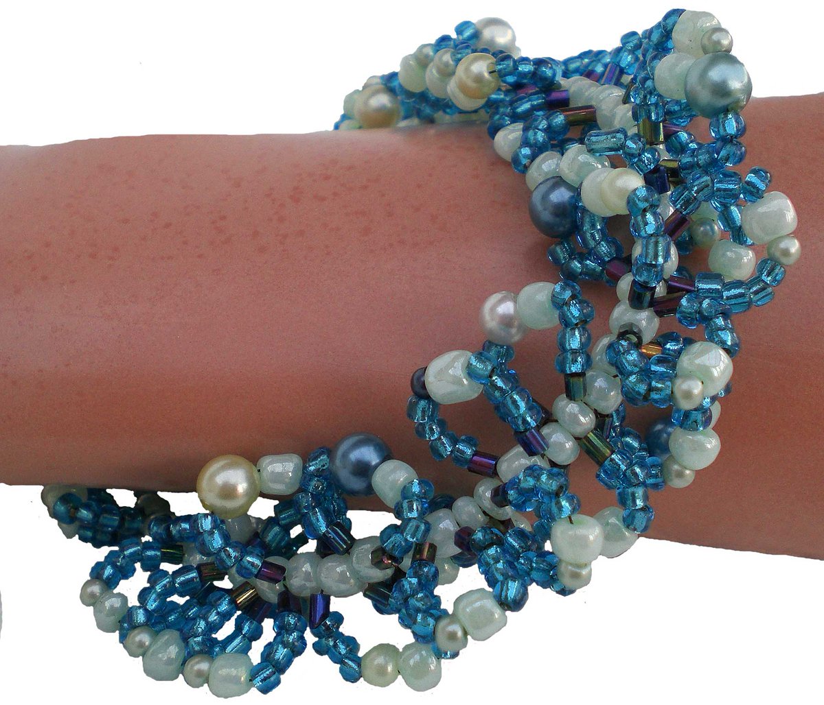 A unique bead loop #bracelet in light and dark blue green colours. #beadbracelet #bluebracelet #breenbracelet #etysfinds #etsyhandmade #etsysellers #etsyshop etsy.com/uk/listing/567…