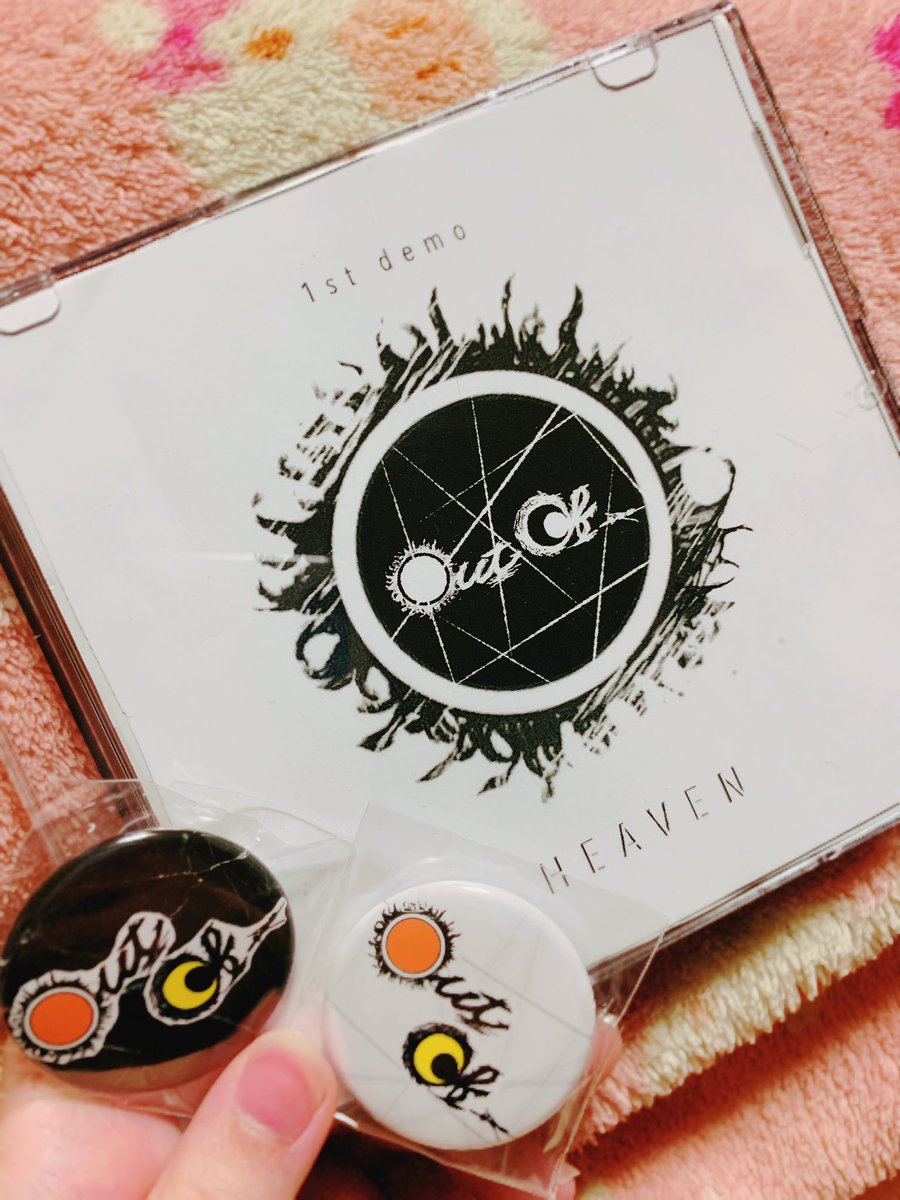 CwHW_koto's tweet image. 12/23

out of...のライブ見てきた！！
めっちゃ楽しかったし良かった！
缶バッチも買った！

 #outof...
#LIVE 
#生駒レイブゲート