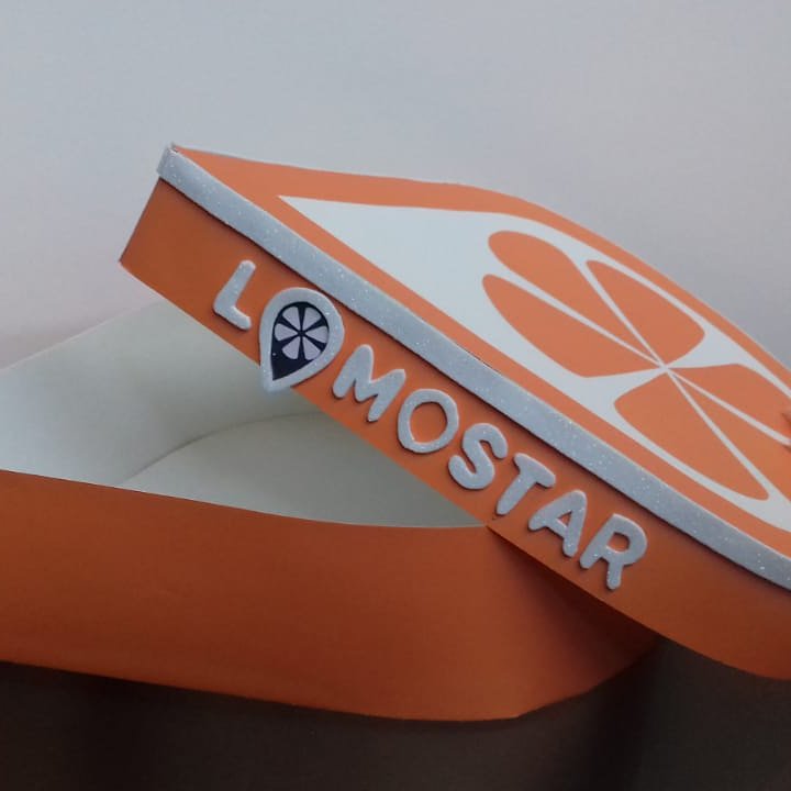 LoMoStar en español tweet media