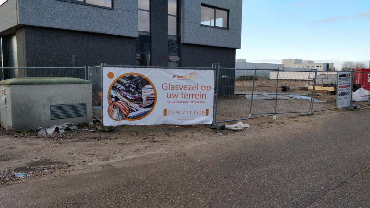 ColoCenter's tweet image. Rondom de vennestraat in Lisse hebben wij een eigen glasvezel netwerk liggen. Snel en betaalbaar internet voor uw bedrijf is nu binnen bereik. Neem snel contact op voor de mogelijkheden.