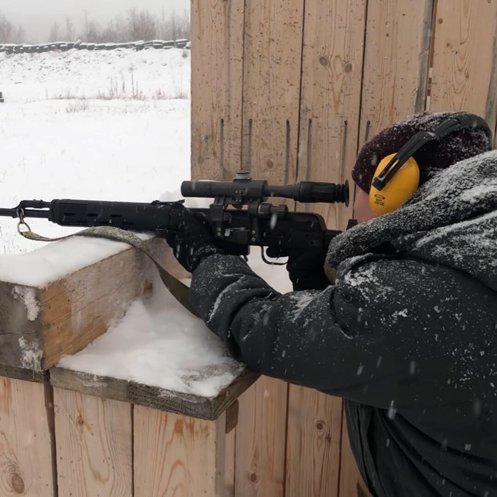 _Albert_str's tweet photo. #winter #hunter #weapon #weekend https://t.co/l8OQBFz64p