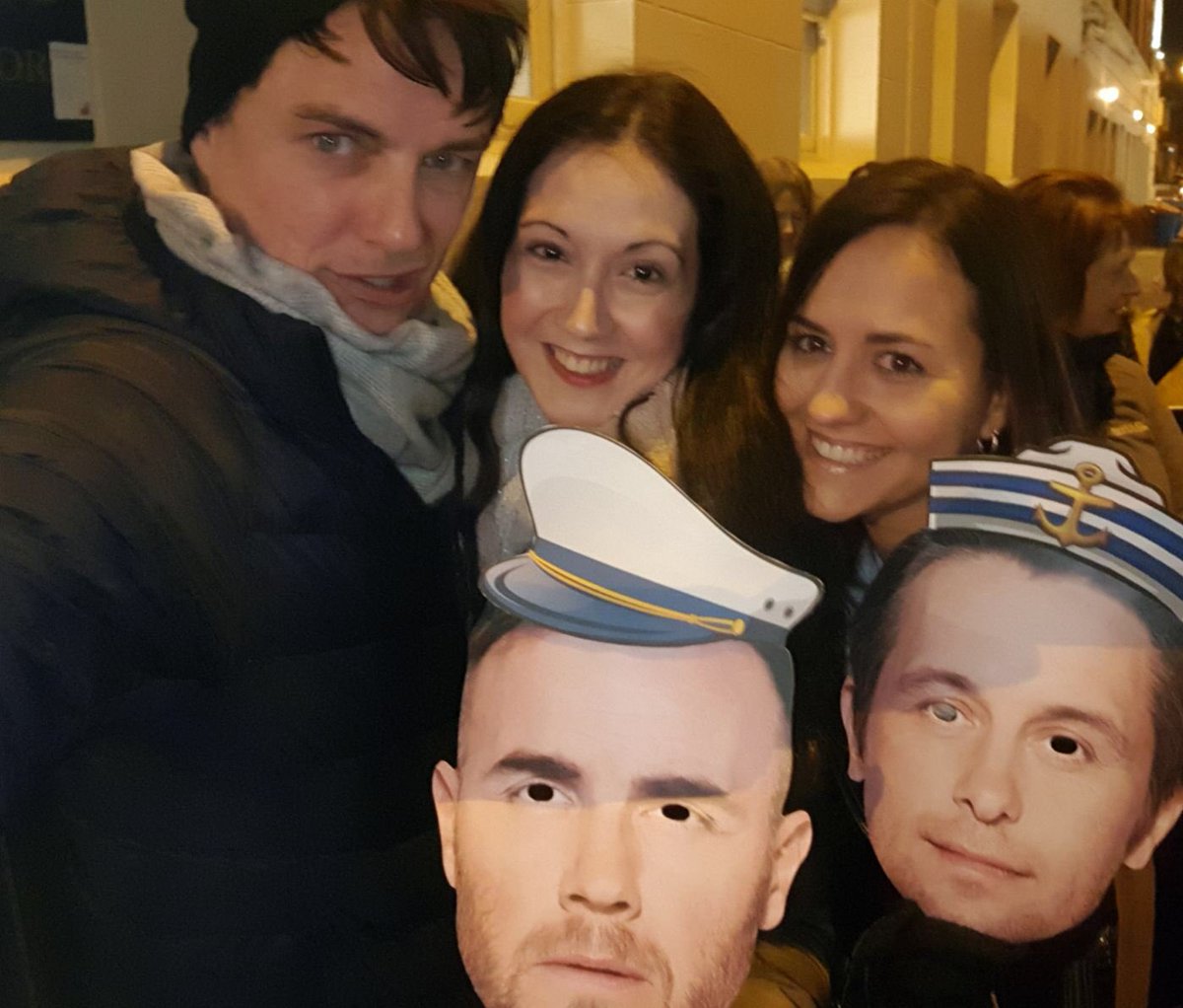 GoldenShimmer's tweet photo. So my #BestMeof2018 all involved this absolute twat that I call my favourite idiot @JohnBarrowman! And of course the lovely video that was done for me at Dragon Con was the best thing ever! See you very soon for more stupidity! ๐๐๐ป#FuckOffBarrowman #HVFF #SCH4 #BoybandSelfie https://t.co/MhbSP35Qm9