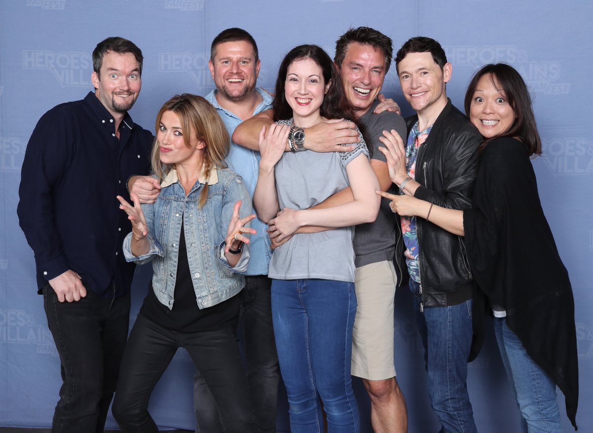 GoldenShimmer's tweet photo. So my #BestMeof2018 all involved this absolute twat that I call my favourite idiot @JohnBarrowman! And of course the lovely video that was done for me at Dragon Con was the best thing ever! See you very soon for more stupidity! ๐๐๐ป#FuckOffBarrowman #HVFF #SCH4 #BoybandSelfie https://t.co/MhbSP35Qm9