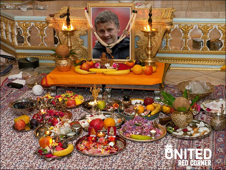 UnitedRedCorner's tweet photo. 👥 TOP FOUR | If there's a saviour, Ole will knock in the rebound.
👏 What chances do we have of making top 4?
#MUFC #manutd #india #funny #pray https://t.co/v65u1cFDC5