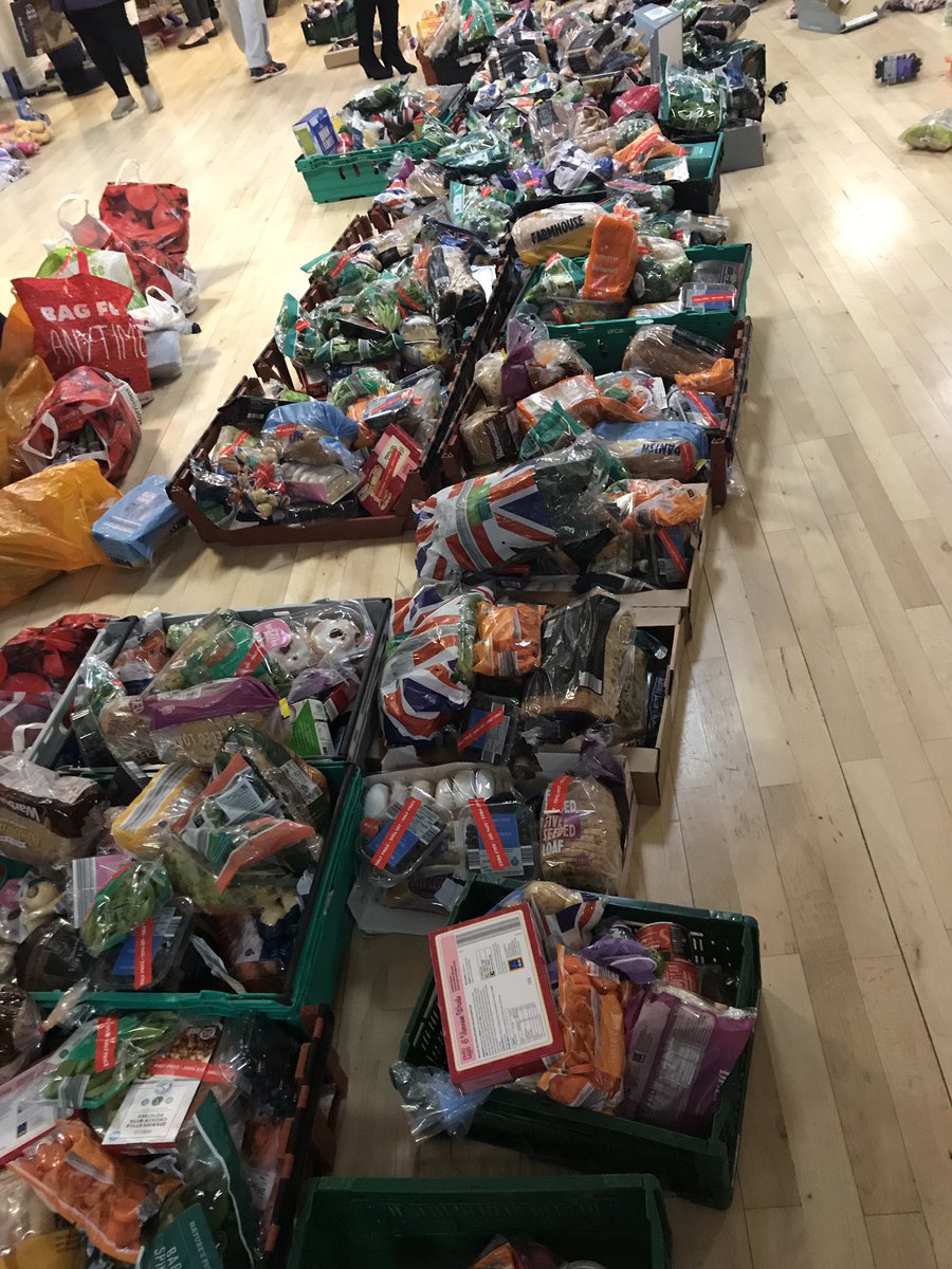 KevinNicholson_'s tweet photo. Just got back from helping Firthmoor Foodbank organise Christmas food parcels for those in need this evening, these volunteers are simply brilliant! We should all be proud 💕 https://t.co/cF0TAIRT4U
