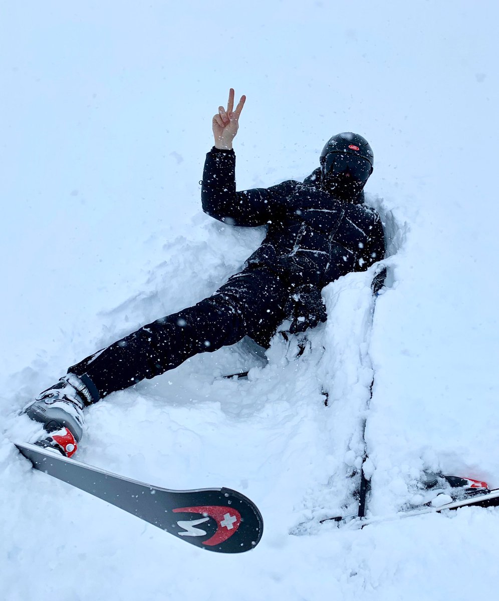 DmitrySholokhov's tweet photo. This morning’s snow diving🥶 #saintmoritz #switzerland #ski #skifall #wintersports #christmas #hollidays #lifeisbeautiful #art #dmitrysholokhov https://t.co/z8h7cHI9xK