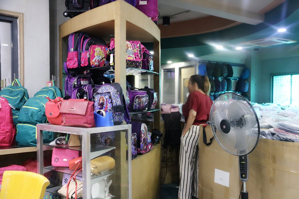 laarni_lozada's tweet photo. Thank you so much for spoiling me today Mommy Lydia Secosana. I love you. 

Merry christmas! 💖🌟

#Secosanabags https://t.co/m8ugLmNsOb