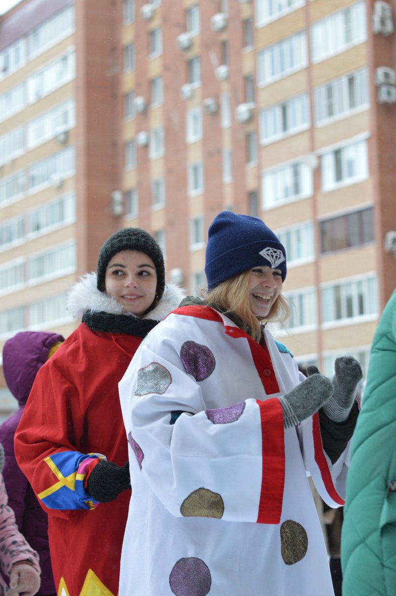 Выражаем огромную благодарность за помощь и поддержку в проведении новогоднего праздника на Осипенко 41-А, депутату Хайкину М.Б. Спасибо веселым скоморохам из Экологии Детства. Спасибо жителям двора Дачная/Осипенко что активное участие в украшении елочки.