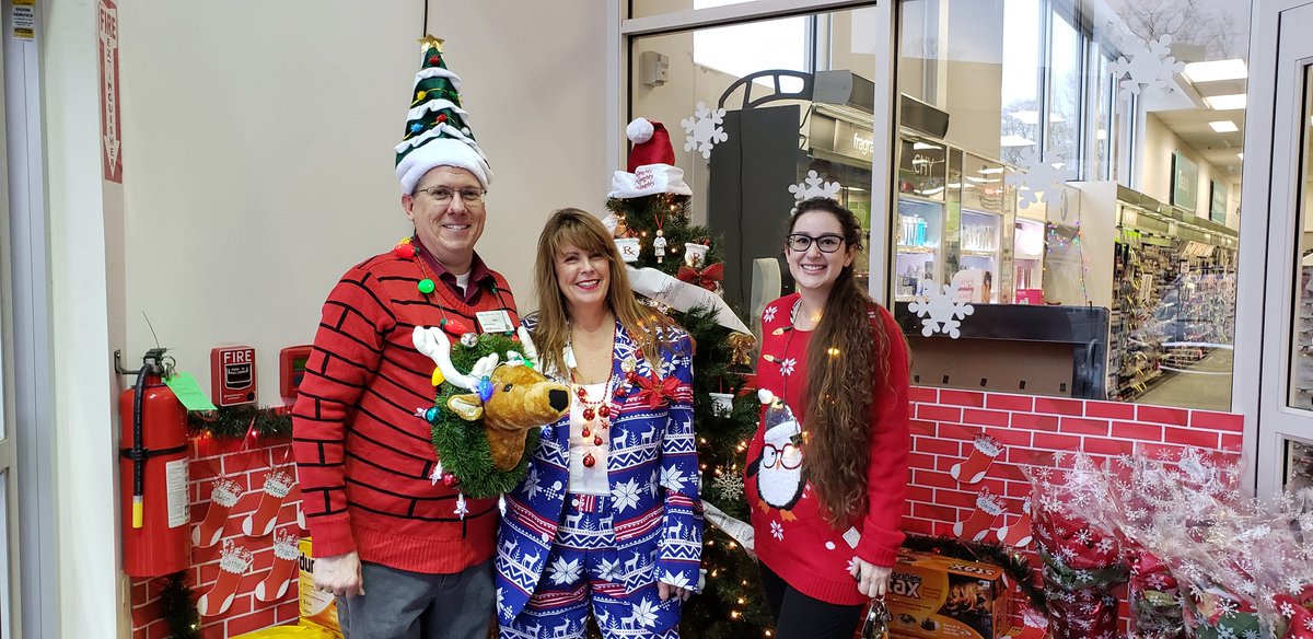 DonSheehan65's tweet photo. Merry Christmas from CVS 10062. Whole team feeling the Christmas spirit! https://t.co/oys5g1CsrR