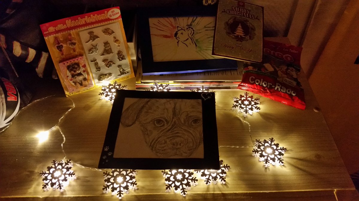 CaTazztrophe's tweet photo. Dass du mein Leben schon durch deine Art extrem bereichert hast, wissen wir beide. Aber das Paket und die Geschenke haben mich umgehauen! Ich bin dir unendlich dankbar und froh dass wir uns kennen. Das alles bedeutet mir sehr sehr viel. DANKE @katicookie ! ♥ https://t.co/fQ3EyBn5KK