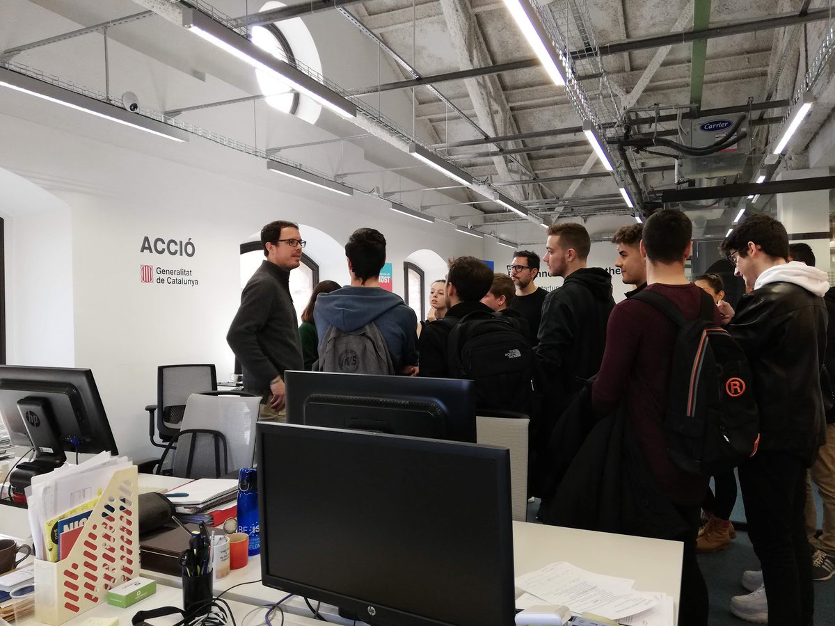 Recordem la visitar al #Pier01 de @bcntechcity amb els #players del #iFestCat. Pas a pas coneixem diversos recursos #emprenedors de #Catalunya perquè cadascú descobreixi quin és el que s'acosta més a les seves necessitats. L'#iFestCountdown està aquí per fer crèixer l'ecosistema!