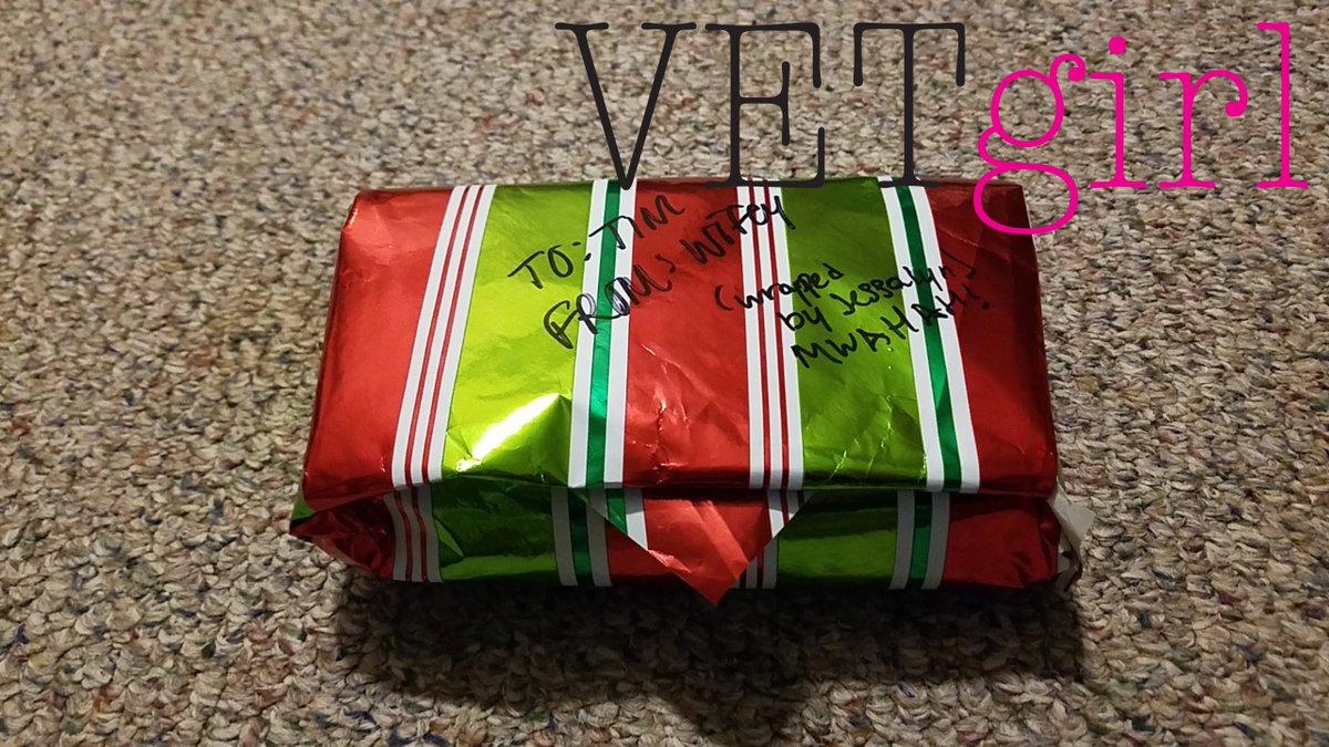 VetGirlOnTheRun's tweet photo. When you wrap presents like you wrap surgery packs!!! #VetTech #Veterinary #VetLife Thanks Jessalyn for the awesome pic! https://t.co/cX92Gq4LfD