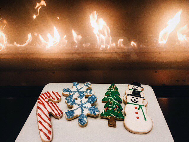 #Hygge is defined as a feeling or moment that is cozy, charming or special. We think these tasty holiday cookies in front of the #eosnomad fireplace captures it perfectly. #lovewhereyoulive
Instagram 📷: @rcanoeventsny 
We hope you're embracing hygge this holiday season!