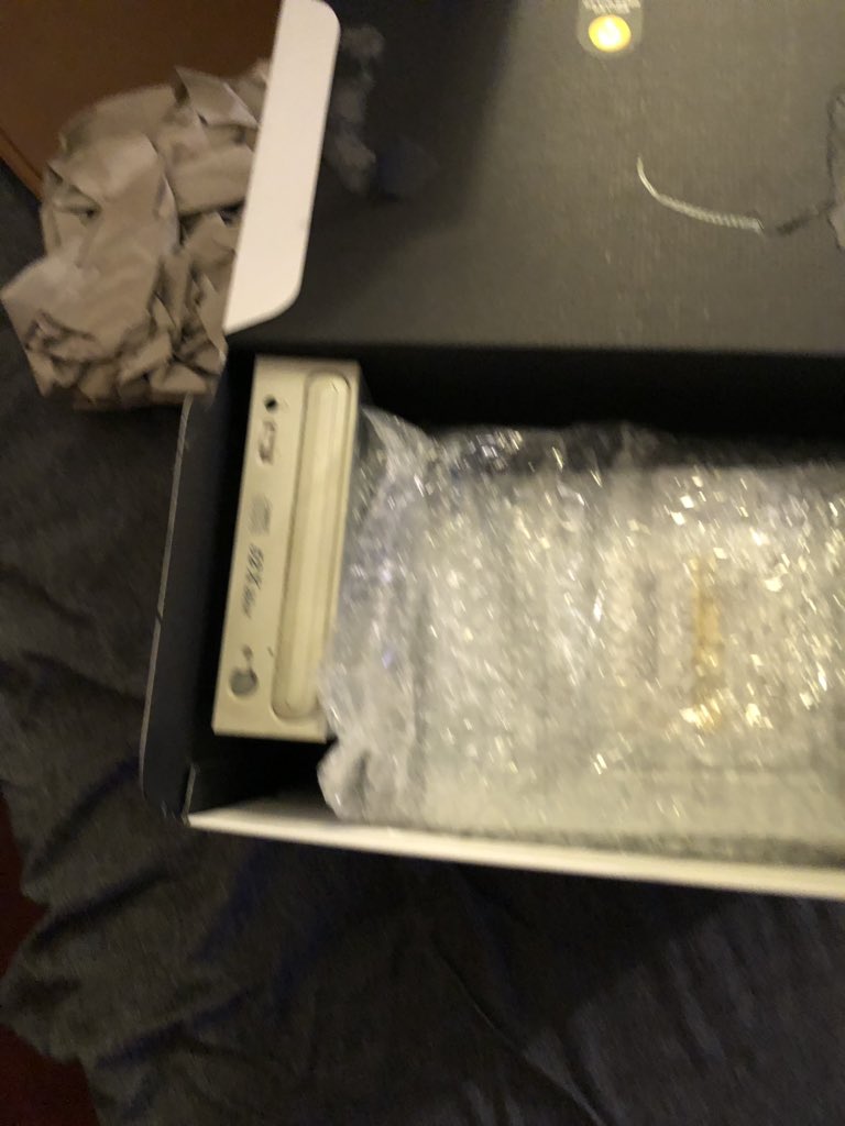gonzalezfmario's tweet photo. @AmazonHelp @amazon great Christmas present... my DJI Mavic Air was instead a set of CD writers... called support and I’m supposed to receive a call in 48 hours from a “research team”. Can you please speed things up? I’m 900€ off and no present :( https://t.co/XbT1YCAOba