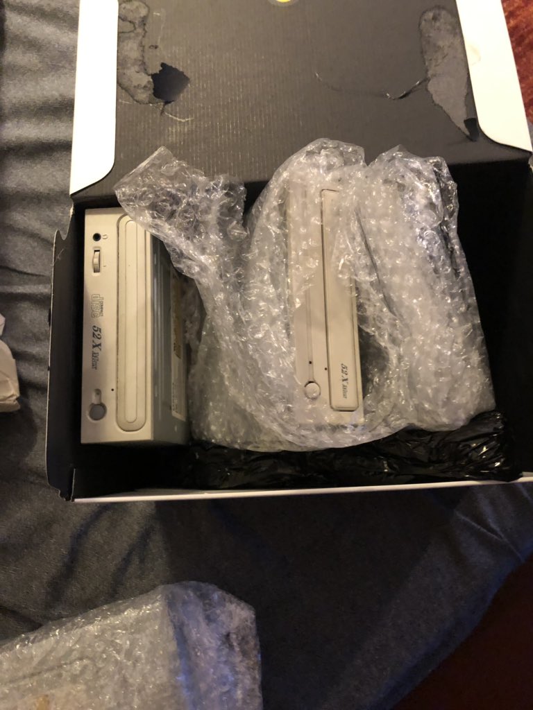 gonzalezfmario's tweet photo. @AmazonHelp @amazon great Christmas present... my DJI Mavic Air was instead a set of CD writers... called support and I’m supposed to receive a call in 48 hours from a “research team”. Can you please speed things up? I’m 900€ off and no present :( https://t.co/XbT1YCAOba