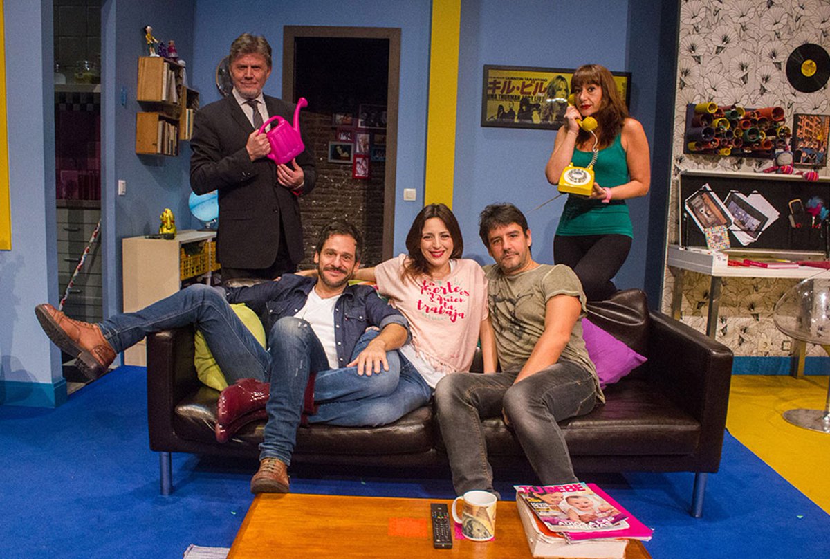 teatrolara's tweet image. Nosotros no cerramos el #25deDiciembre FUN, FUN, FUN 🎄🎄
Mañana #BURUNDANGA a las 7:00 de la tarde. Disfruta tu día de navidad con una sonrisa o mejor... con una buena #carcajada. ENTRADAS ➡️bit.ly/2pgKmmH