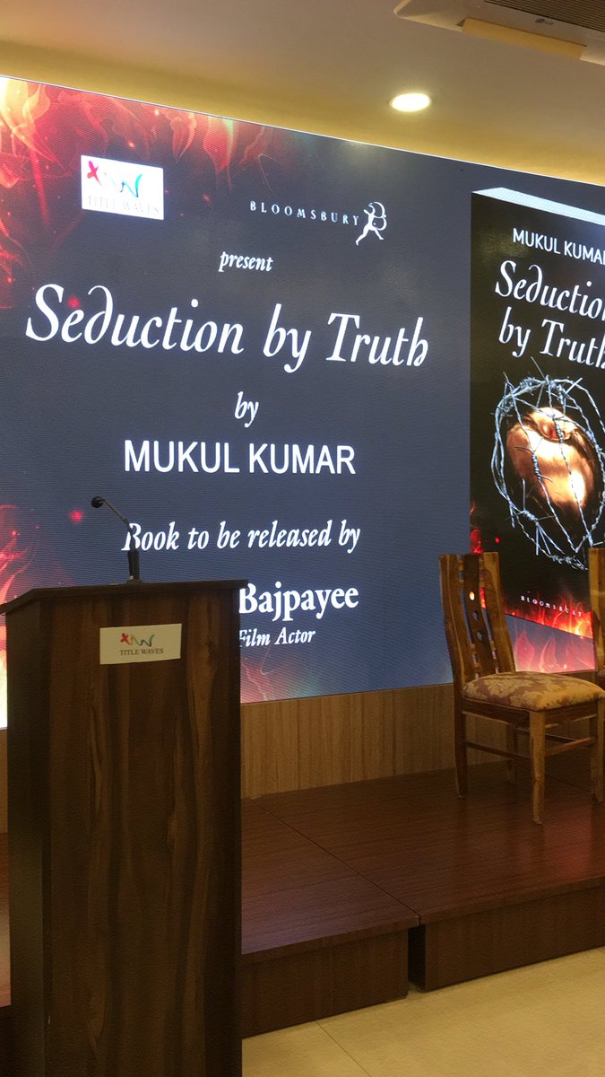 prcpayel's tweet photo. It was an amazing experience moderating the book launch event of #Seductionbytruth with author @writermukul and the much acclaimed and my favourite actor Manoj Bajpayee @BajpayeeManoj at #TitlewavesBookstore #Mumbai on 22nd December. @BloomsburyIndia thanks! https://t.co/H33racqlqP