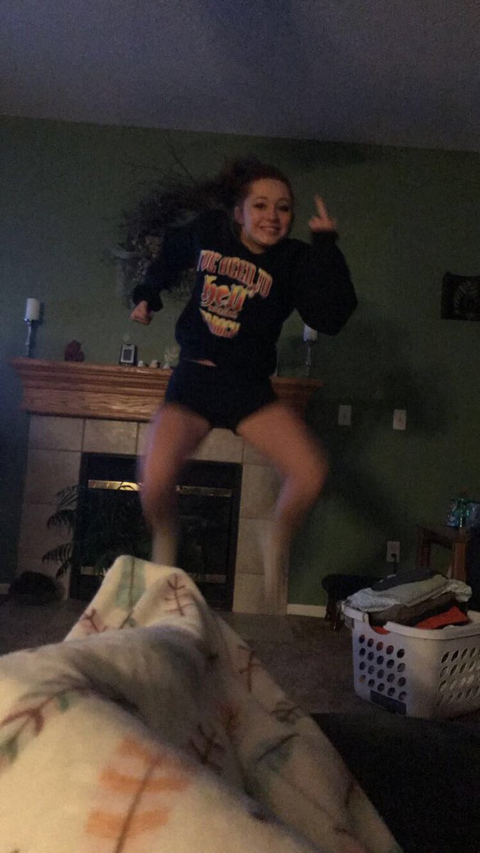 JillChapp's tweet photo. happy birthday @maddielhoffman7 i love you have a great day❤️❤️❤️ https://t.co/Xh2aCUTmir