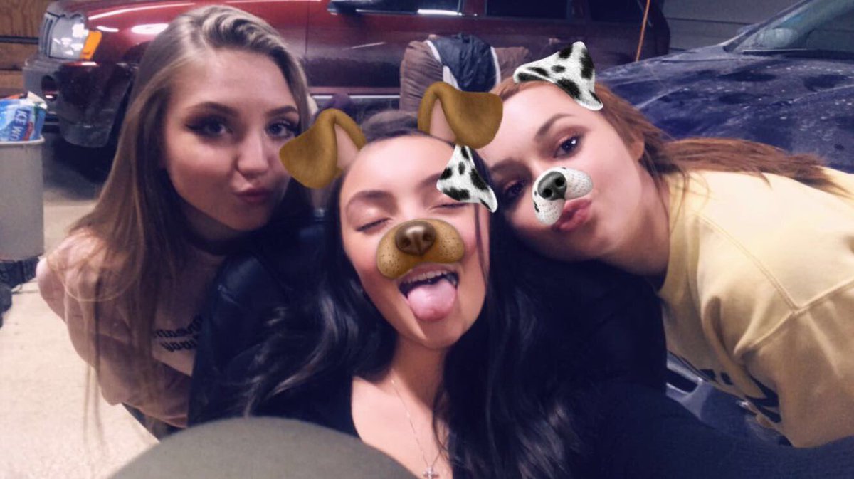 JillChapp's tweet photo. happy birthday @maddielhoffman7 i love you have a great day❤️❤️❤️ https://t.co/Xh2aCUTmir