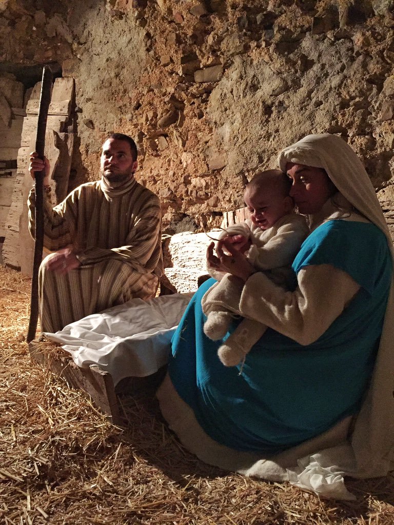 Giunto ormai alla XXXIV edizione, in uno scenario unico, il #borgo  presepe nel castello Precicchie vi aspetta il 26/1218 - 1 e 6/01/19

Info <a href="/Precicchie/">Castello_Precicchie</a> castelloprecicchie.it
<a href="/FabrianoTurismo/">Fabriano Turismo</a> #destinazionemarche #marche