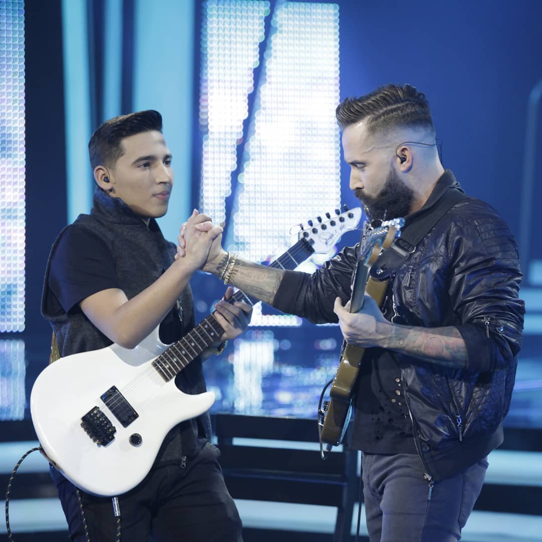 BandaGigante's tweet photo. Compiten en guitarra eléctrica: 

#LaBandaGigante #somoslagranbanda #unabandaquemanda #RTV #RTVComercial https://t.co/hfNlgOy6lW