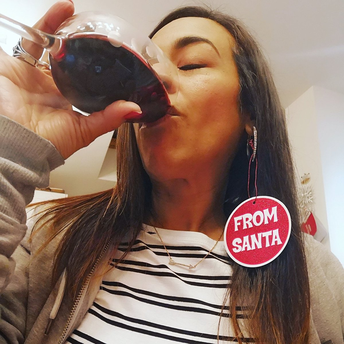 SistaStroke's tweet photo. And how are you spending🍷🎄 #ChristmasEve? #Hohoho & all that #jazz, Freaks! #FreakFreely #HappyHolidaze #HouseMusic #househeads #christmasdecor #santashelper #fromSanta https://t.co/PHhl8Qn2Zf