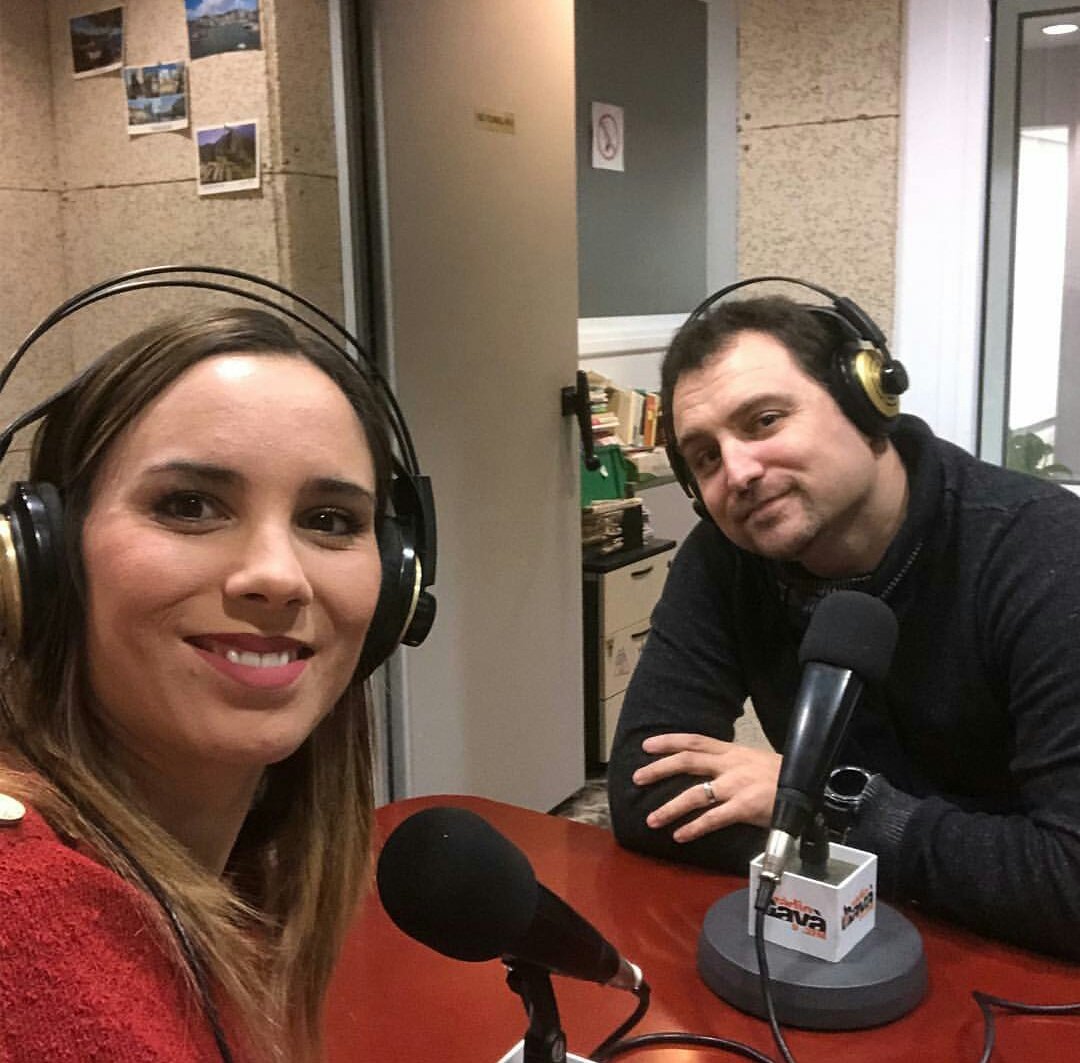 SoulmatesMusica's tweet photo. #Soulmates en DIRECTE a Ràdio Gavà! #Persianes https://t.co/AQad0knvcF