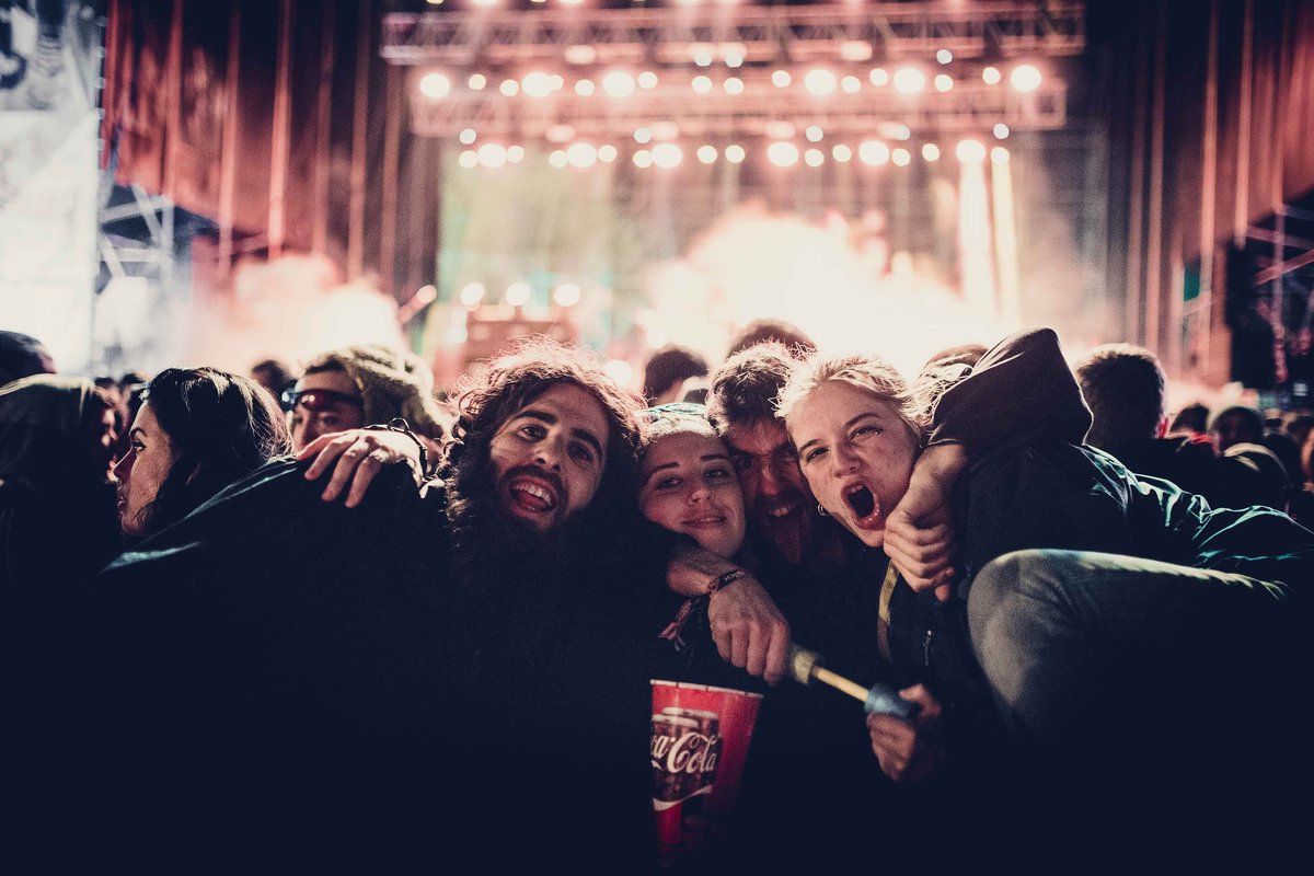 Se nos siguen poniendo los pelos de punta recordando algunos de los mejores  momentos vividos este año en Viña Rock. Comparte los tuyos con el hastag #ViñaRock para que los podamos compartir.

📷 <a href="/GarayGreen/">GarayGreen</a>