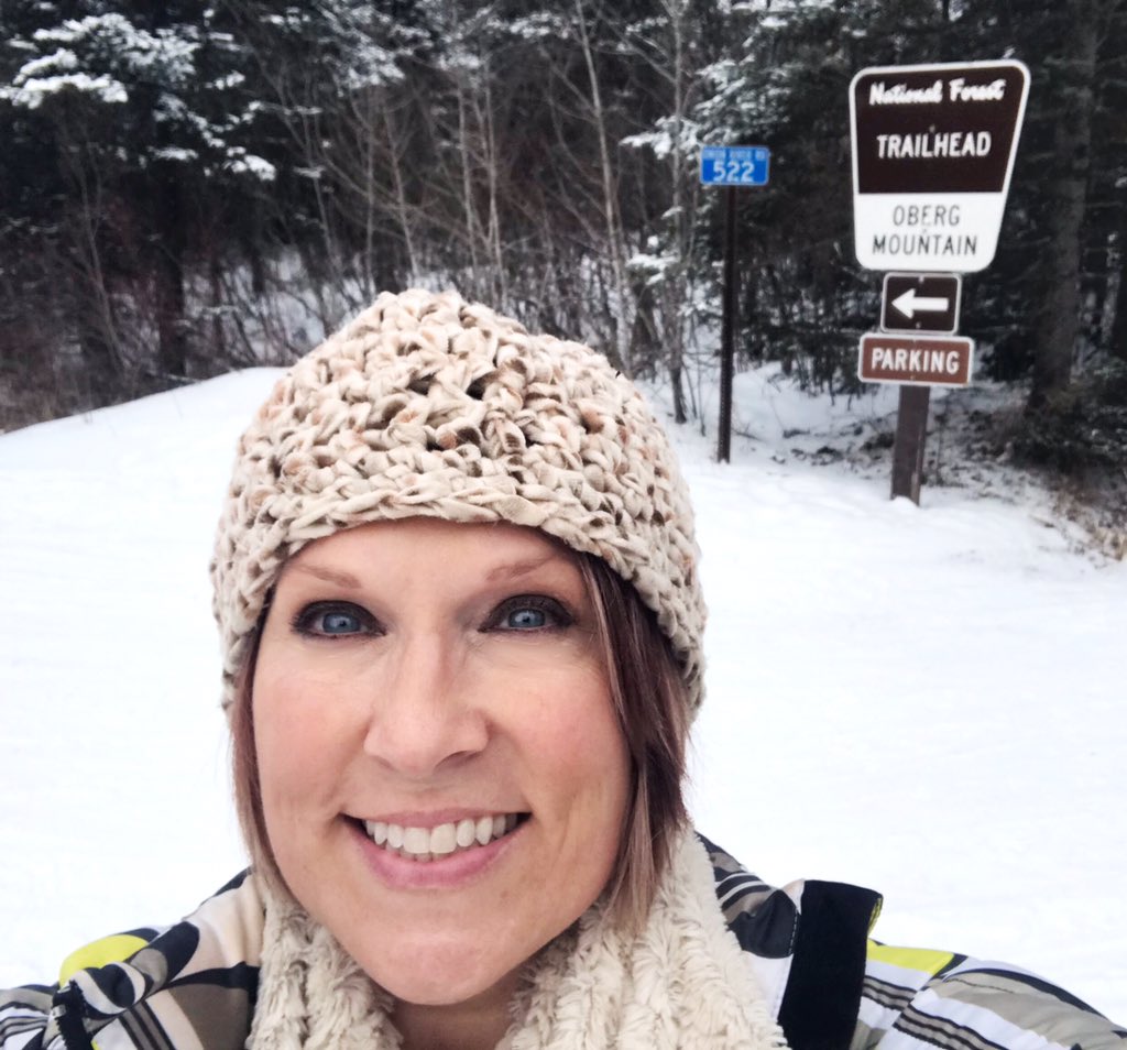 JackieCraigMN's tweet image. On this beautiful Minnesota day, I’m attempting to snowshoe while James and the kiddos discover a cross country skiing trail!

⛷🎿⛄️🎄

#FindYourPark
#OnlyInMinnesota