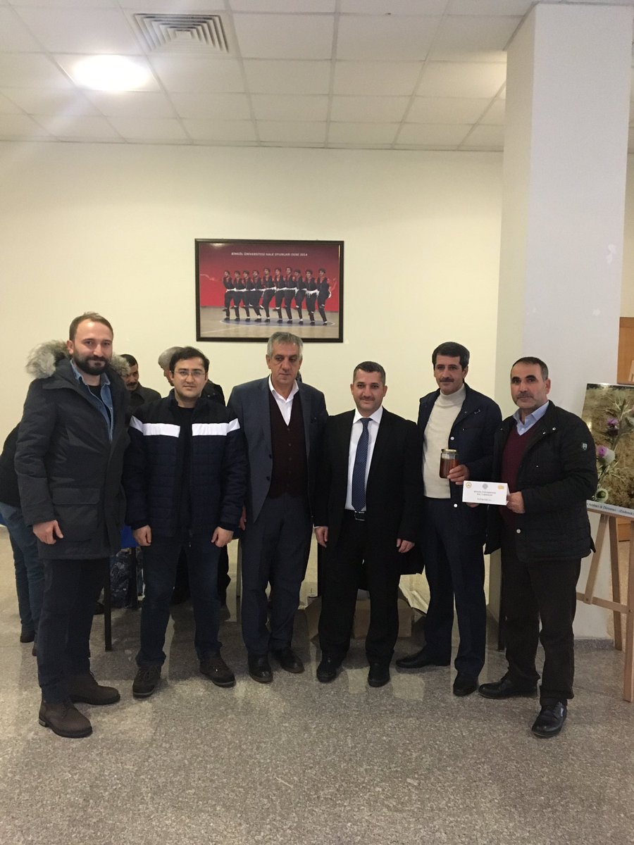 ayuksel12's tweet image. Bingöl Bal Yarışmasında dereceye girenleri tebrik ediyor emeği geçenlere teşekkür ediyorum.  #Çotla  ve #Bingöl #Bal’ının   markalaşması temennisiyle #pikom proje ekiplerine ve arıcılarımıza başarılar diliyorum.