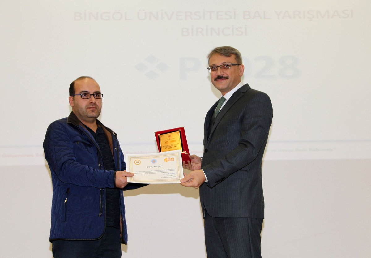 ayuksel12's tweet image. Bingöl Bal Yarışmasında dereceye girenleri tebrik ediyor emeği geçenlere teşekkür ediyorum.  #Çotla  ve #Bingöl #Bal’ının   markalaşması temennisiyle #pikom proje ekiplerine ve arıcılarımıza başarılar diliyorum.