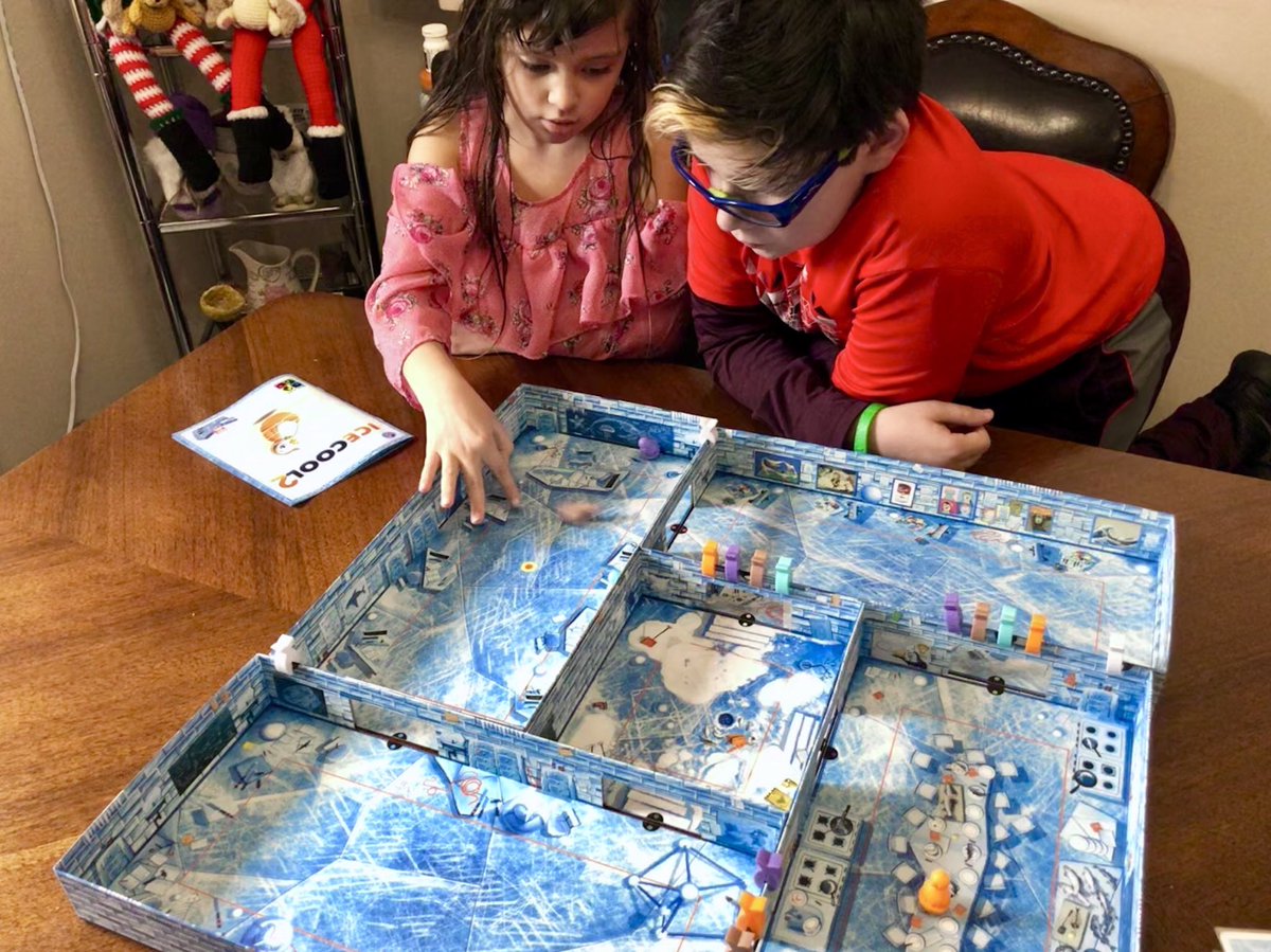 JoshuaAcostaMD's tweet photo. Played #ICECOOL2 with ⁦@MrsKerriAcosta⁩ + the niece/nephew. They loved it! I won my copy of the game in @whatseplaying’s 300th post giveaway⁩ and ⁦@BrainGames_int⁩ sent it right away. Thanks so much! If you haven’t checked out Eric’s posts yet, give him a look 👍🏼 https://t.co/cBTAOBvyOg