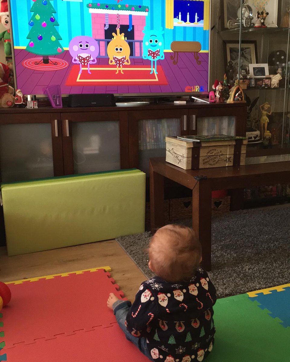 🎅🏻 🎄 📺 We're celebrating the holidays with this collection of kids songs and shows from Super Simple! Includes Christmas specials from The Bumble Nums, Carl's Car Wash, Captain Monsterica and more. bit.ly/ChristmasSSTV
📷: bibbles87