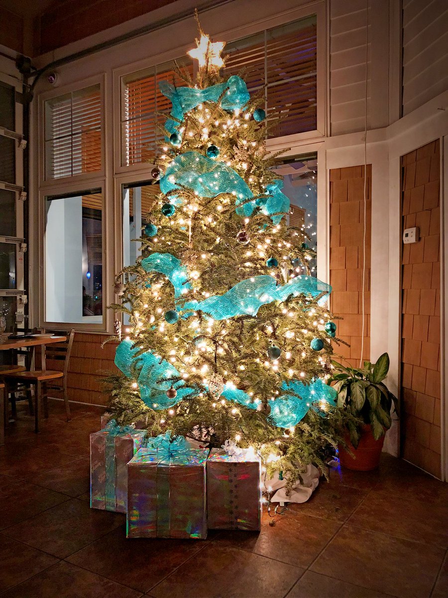 1Fish2FishVB's tweet image. Wishing everyone a safe and happy holiday season from your friends at One Fish Two Fish #happyholidays