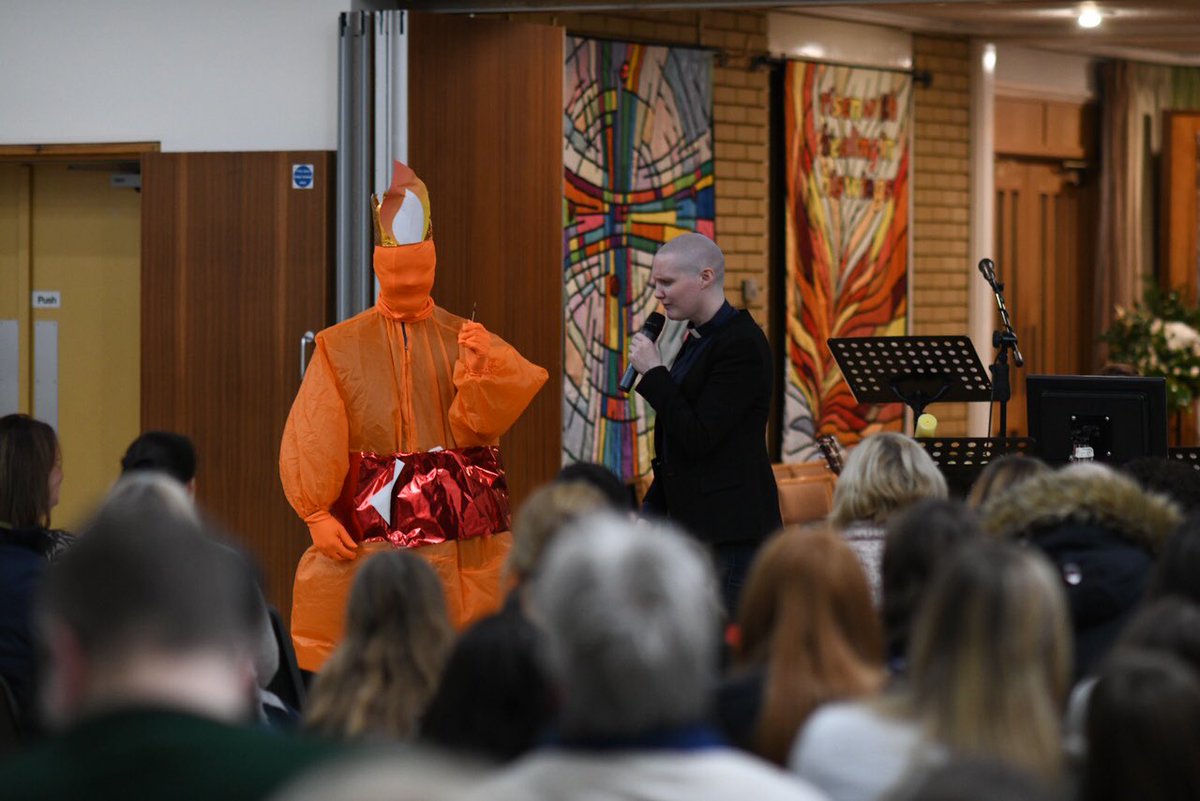 revhayley's tweet photo. Part of @JackReed95 ministerial training at @PansChurch embodying the Christingle at our service, great time had by all even the people who had to stand #noroomintheinn #needabiggerbuilding #followthestar #panshanger #ChristmasEve2018 #foolsforChrist https://t.co/F7Ag26jQdd