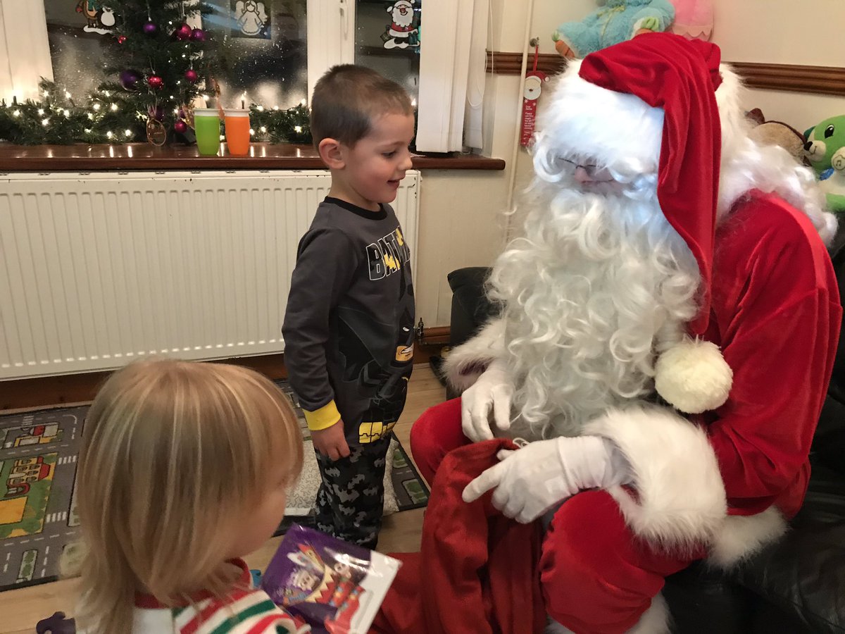 Dai_John_7's tweet photo. Santa payed us a visit tonight, kids went to bed happy #ChristmasEve2018 https://t.co/508zShU6Ht