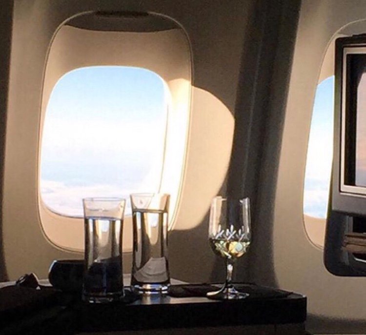 We are TSA approved! Take your #organic #cleanbeauty oil everywhere this holiday season. Our 1oz bottle is travel-friendly and perfect for those long flights.  Safe travels everybody… bit.ly/2nKIrpH