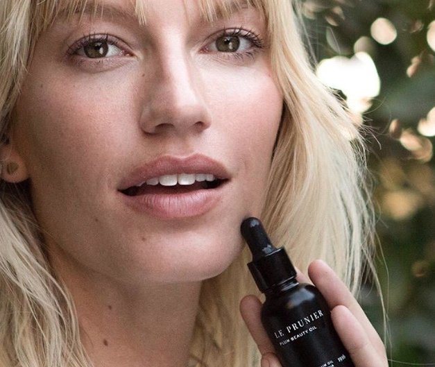 et your #natural beauty shine through with our Plum #Beauty Oil. The perfect #organic antioxidant booster for “On The Go Glow”. Our multi-functional #skincare oil can be used for skin, hair and nails… bit.ly/2nKIrpH