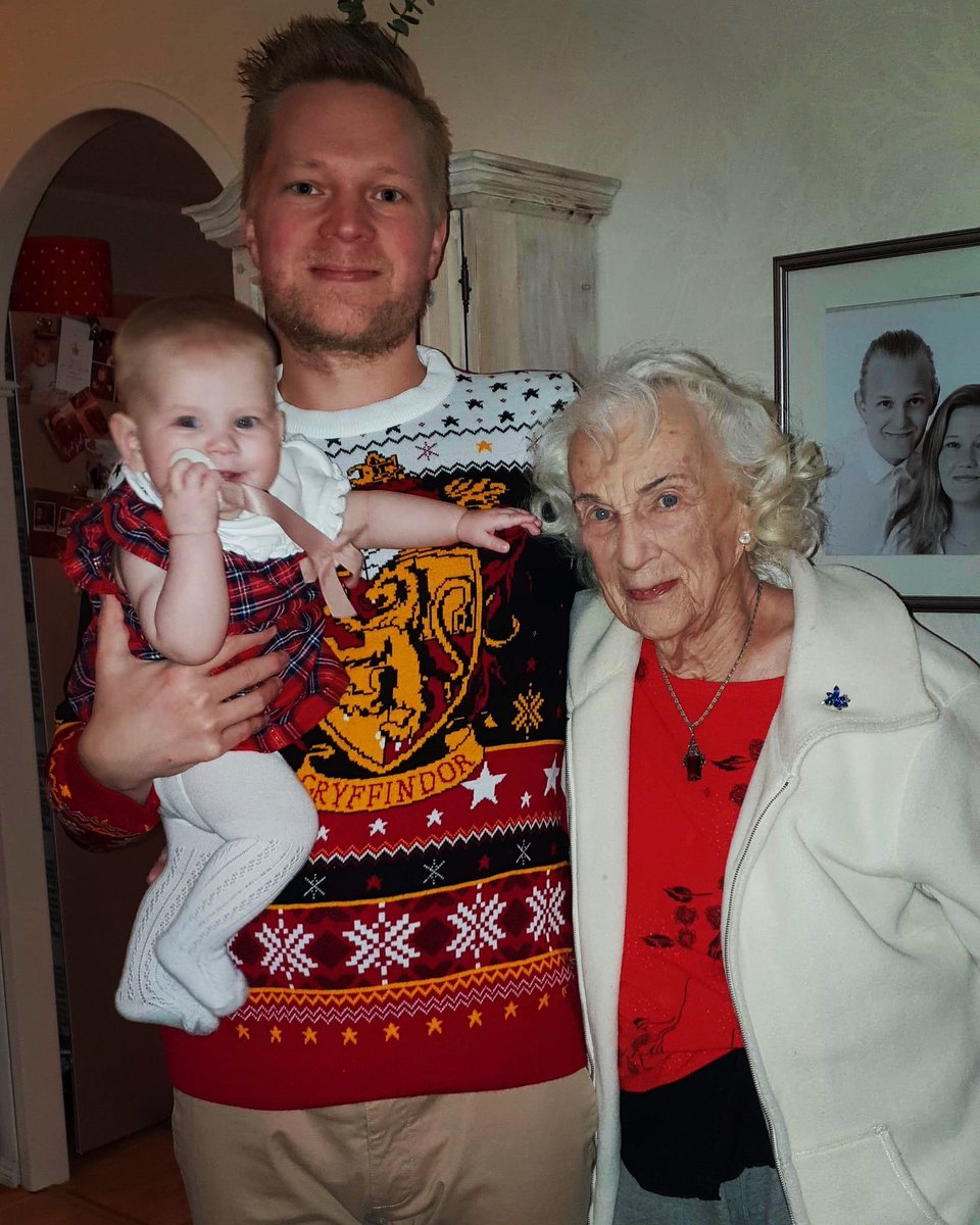 Askander tweet media