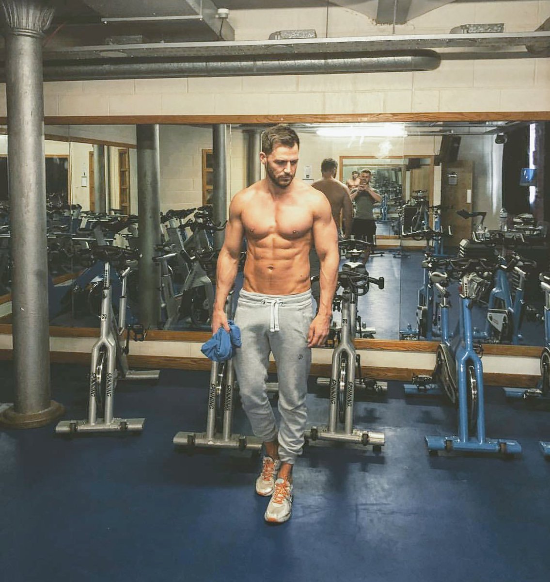 <a href="/mattypeacock1/">matt peacock</a>  😜😍