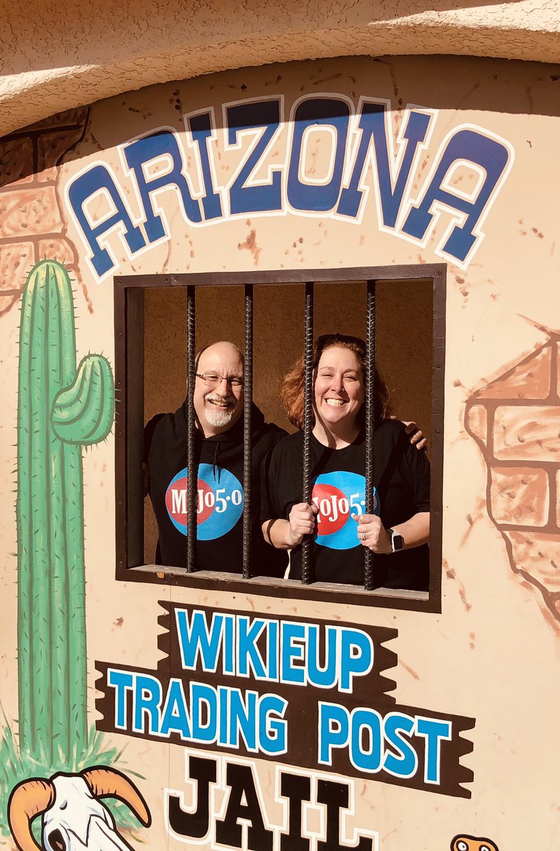 TexasLaurieD's tweet photo. #MojoMeetUp Got to finally spend some โquality timeโ with @mcevoytm!! Woohoo!!! #WhatILearnedToday @DocThompsonShow @realBradStaggs @TheCartelMatt @RealRonPhillips @BethEKnott https://t.co/T11zN75x6F