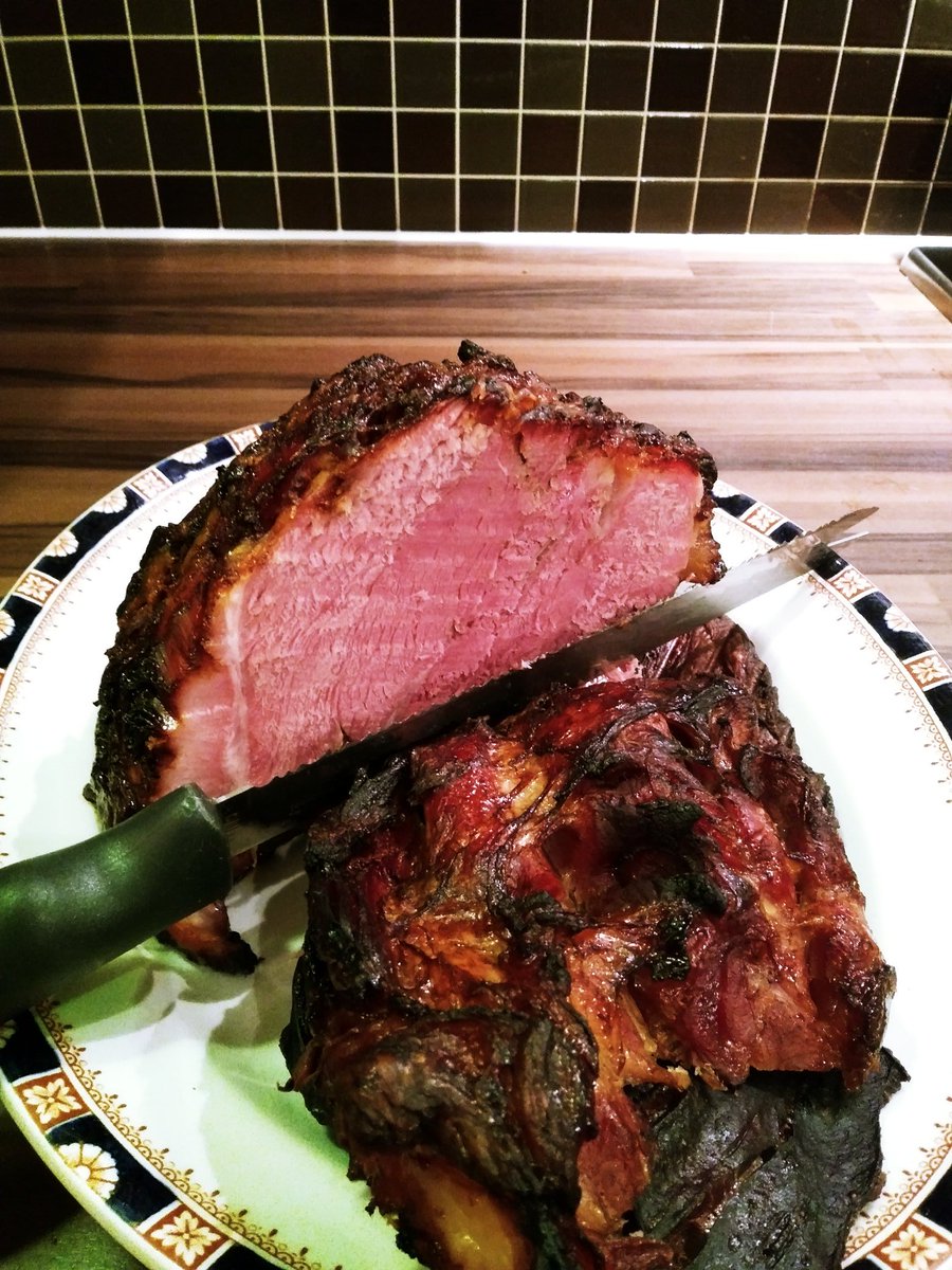 cheffydaddy's tweet photo. Final ham photos...it was absolutely delicious! Thanks @Nigella_Lawson for the recipe 👍

@MissC_1717 @Misterbodd https://t.co/kAJ8orQdFC