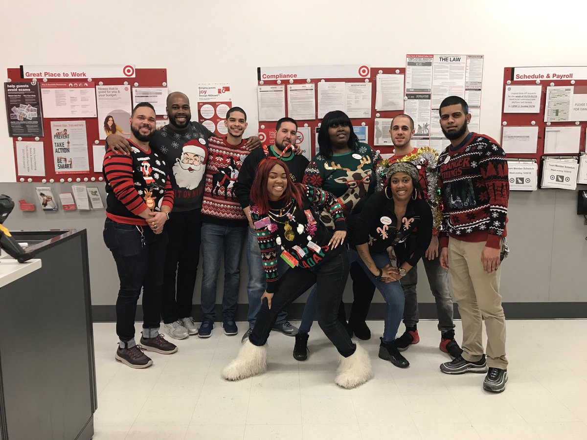 Happy Holidays from Fulton!!!!! <a href="/JenPagh/">Jen Pagh</a> <a href="/Vibe_tastical/">Jason stocchetti</a> <a href="/YonatanLeonard0/">Yonatan Leonardo</a> @Kardell_ETL