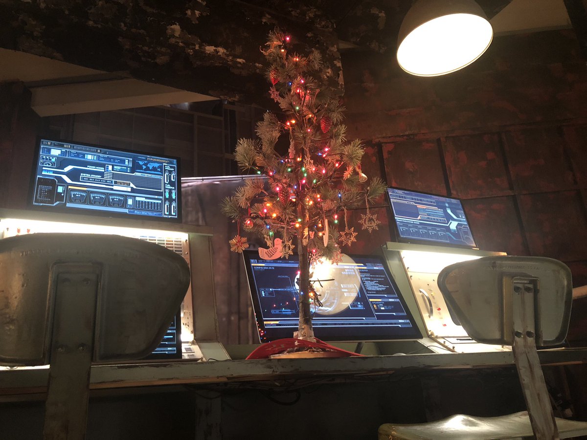 malcolmbarrett's tweet photo. Happy holidays! https://t.co/a0ROeS5Yh1