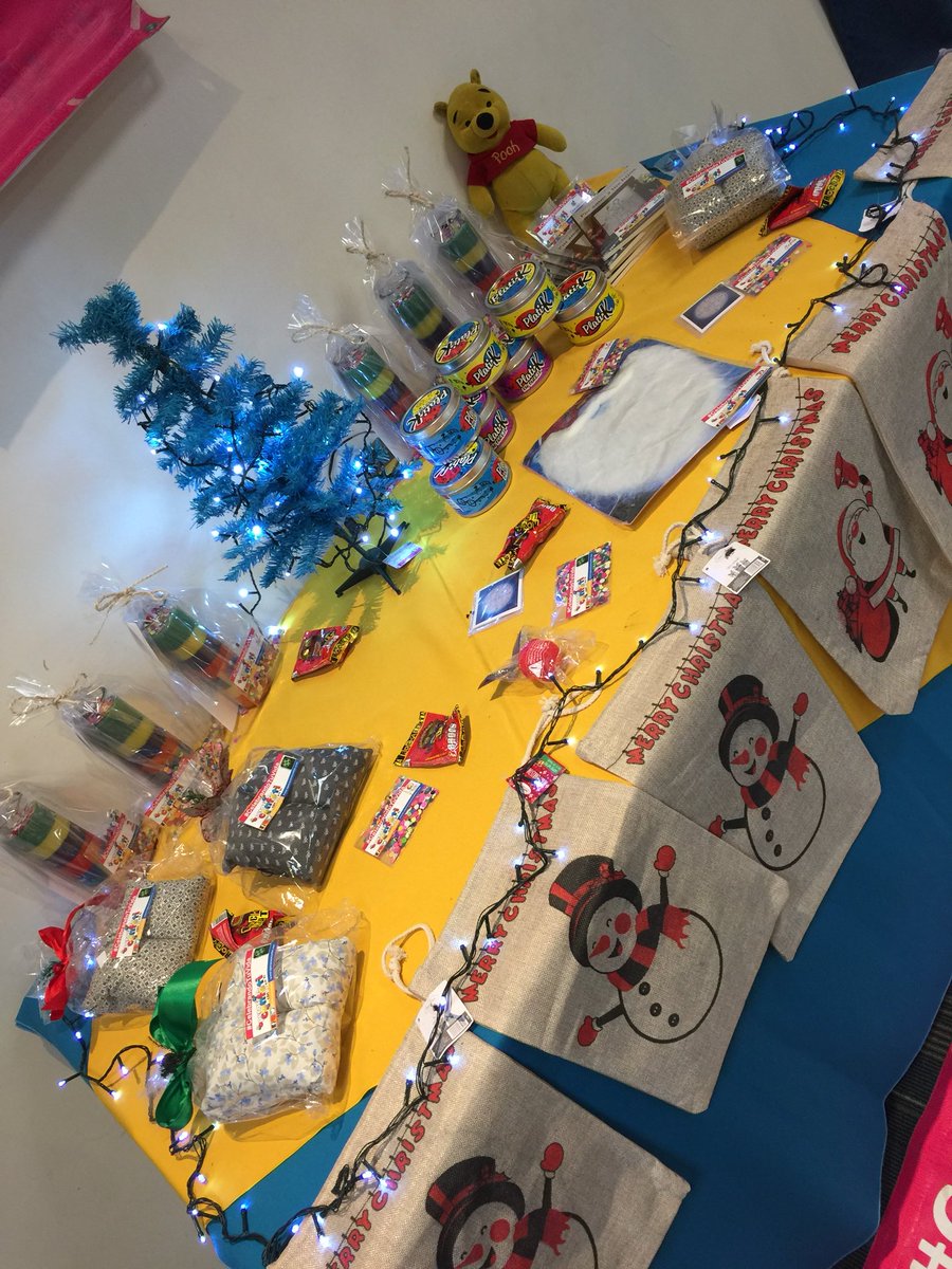 javyconfeti's tweet photo. Gracias, gracias, gracias a todas las empresas, negocios, familias que se han sumado a mi locura de estar #CelebrandoTuVida todos los días pase lo que pase... #Animo #FelicesFiestas #ConFeEnTi https://t.co/8RdNVRelUR