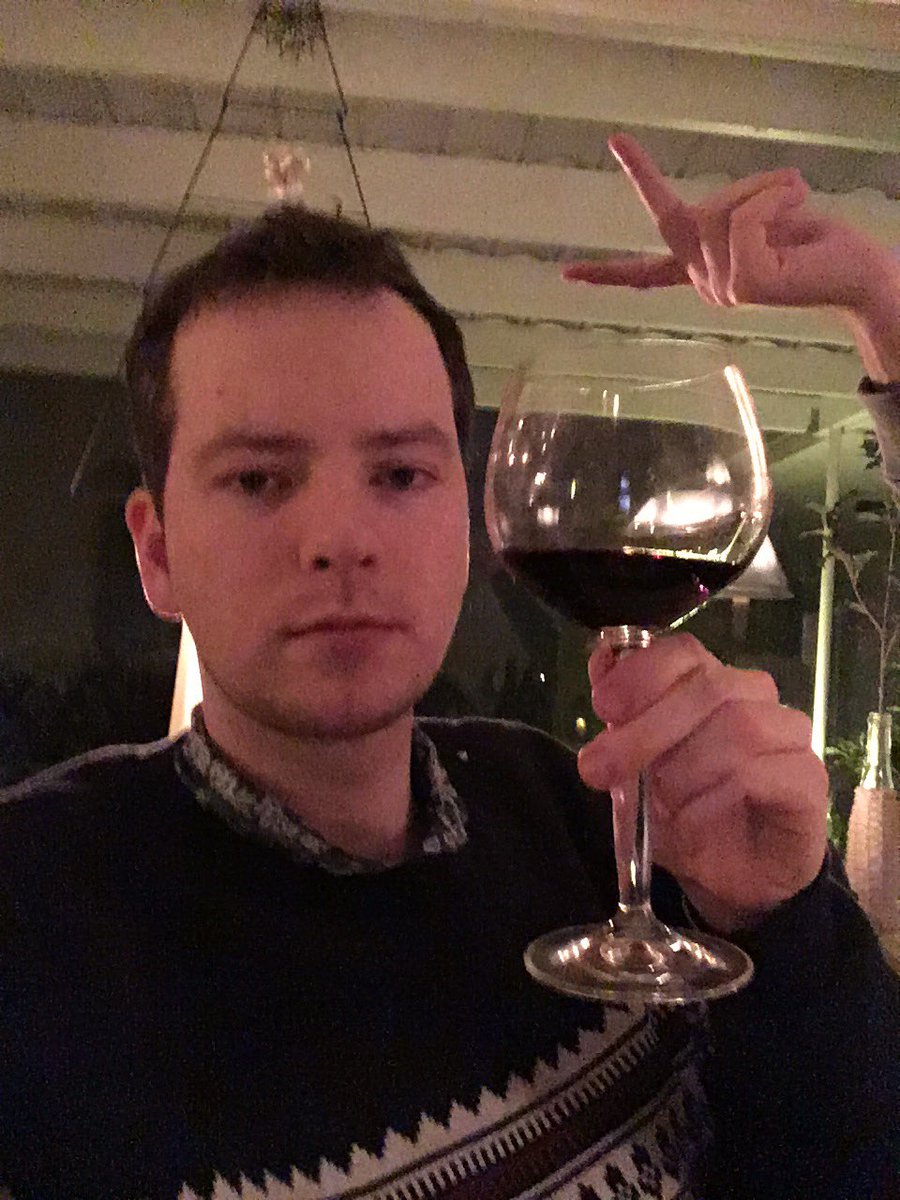 AndreasGorud's tweet photo. Lige fået mandlen igen i år. God fornemmelse #FætterHøjben #FætterGorud

Glædelig jul mine fans. ❄️❄️❄️ https://t.co/PfIe4kT74f